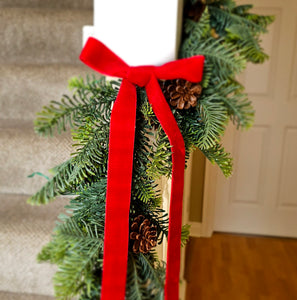 Fir garland with cones